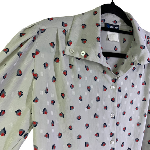 PANTHER Vintage Grey & Red Printed Button Down Blouse - Picture 3 of 13